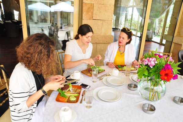 Edde Sands Wellness Cooking Class